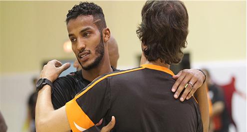 هزازي يجدد ارتباطه مع وكيل أعماله